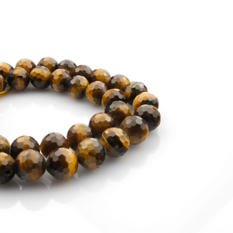 Kesimli Kaplangözü doğal taş dizi 8mm – canlı altın kahverengi yansımalarıyla koruma, cesaret ve denge enerjisi sunan toptan doğal taş dizi