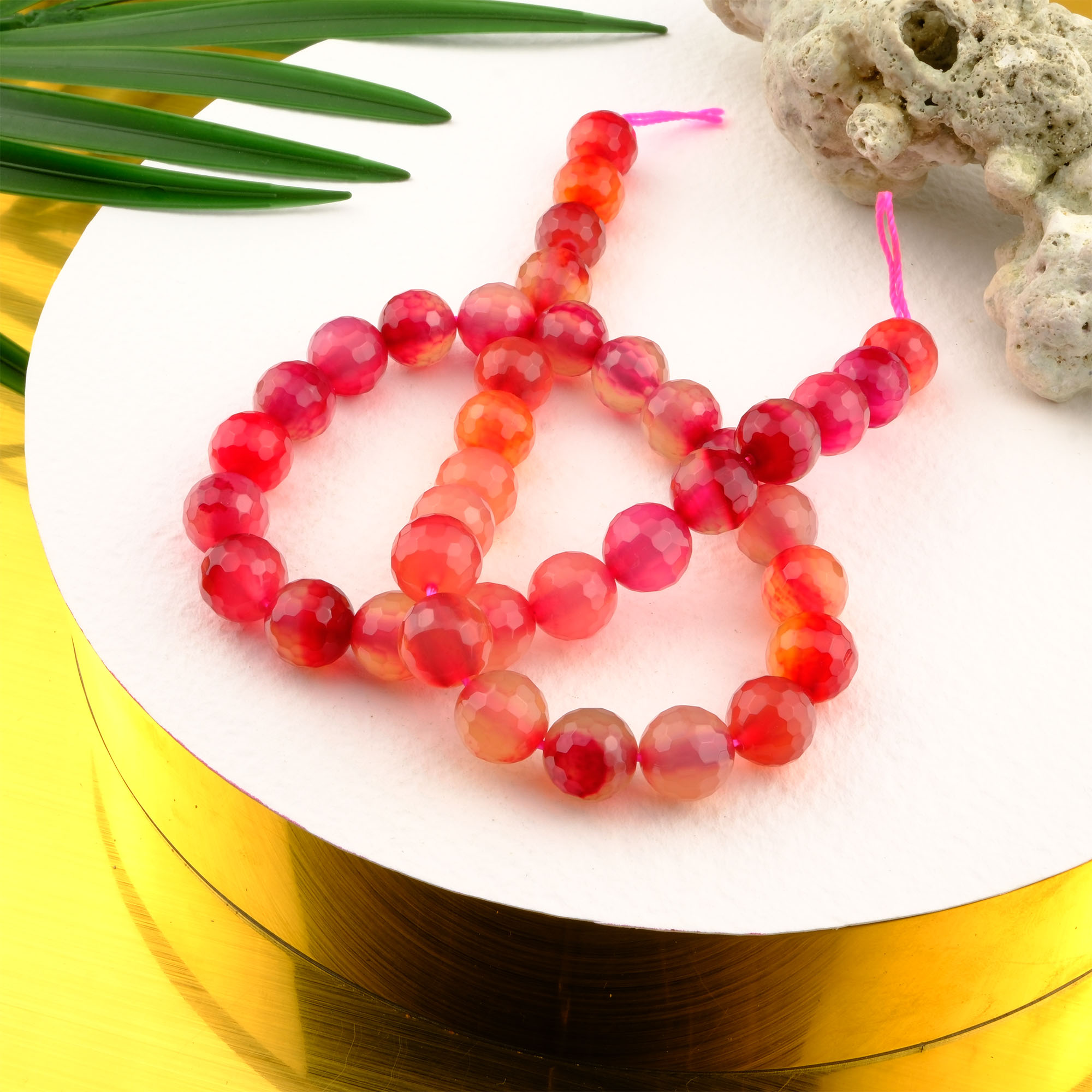 Kesimli Madagaskar Pembe Akik toptan doğal taş dizi 10mm – yumuşak pembe tonlarıyla sevgi, huzur ve duygusal denge enerjisi sunan doğal taş.