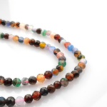 Kesimli Mix doğal taş dizi 4mm – farklı taşların enerjilerini bir arada sunan, renkli ve çok amaçlı toptan doğal taş dizi