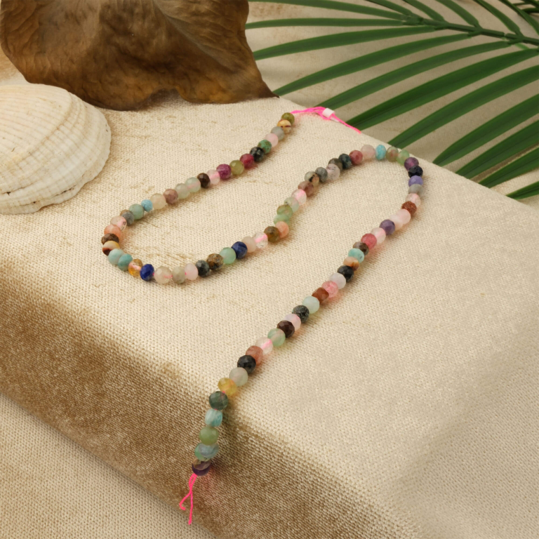 Kesimli Mix doğal taş dizi 4mm – çoklu taş enerjisini bir arada sunan, renkli ve hareketli toptan doğal taş dizi