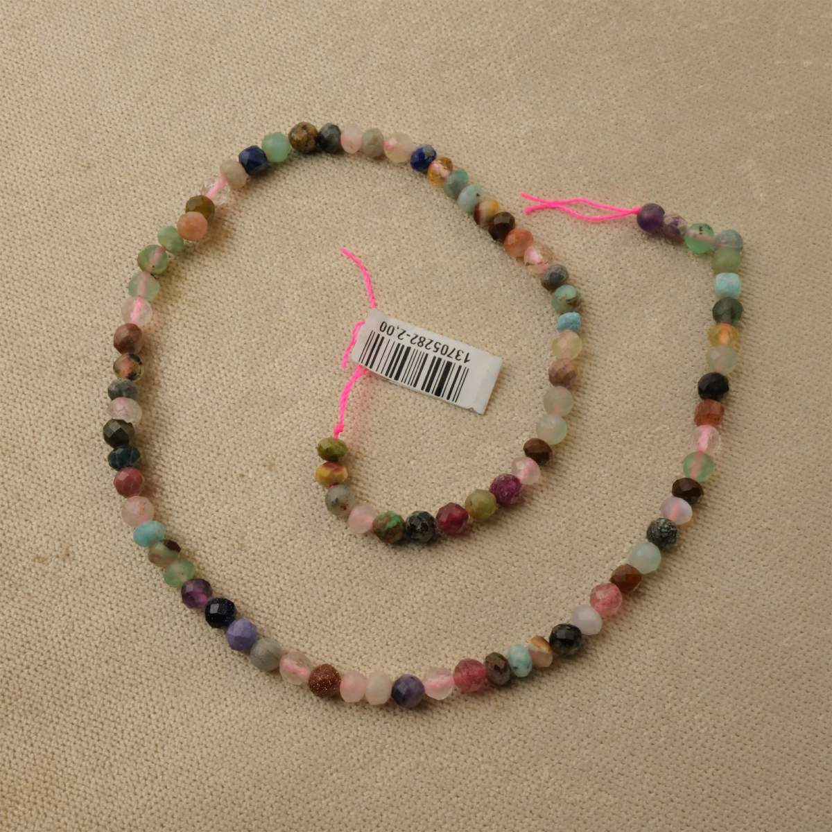 Kesimli Mix doğal taş dizi 4mm – çoklu taş enerjisini bir arada sunan, renkli ve hareketli toptan doğal taş dizi