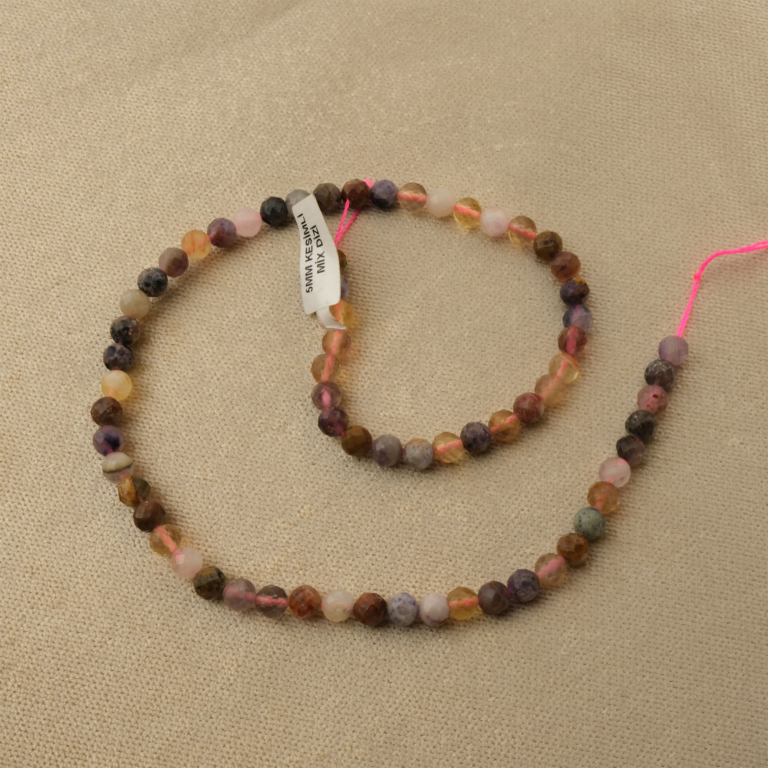 Kesimli Mix doğal taş dizi 5mm – farklı taşların enerjisini bir araya getiren, denge ve uyum sağlayan toptan doğal taş dizi