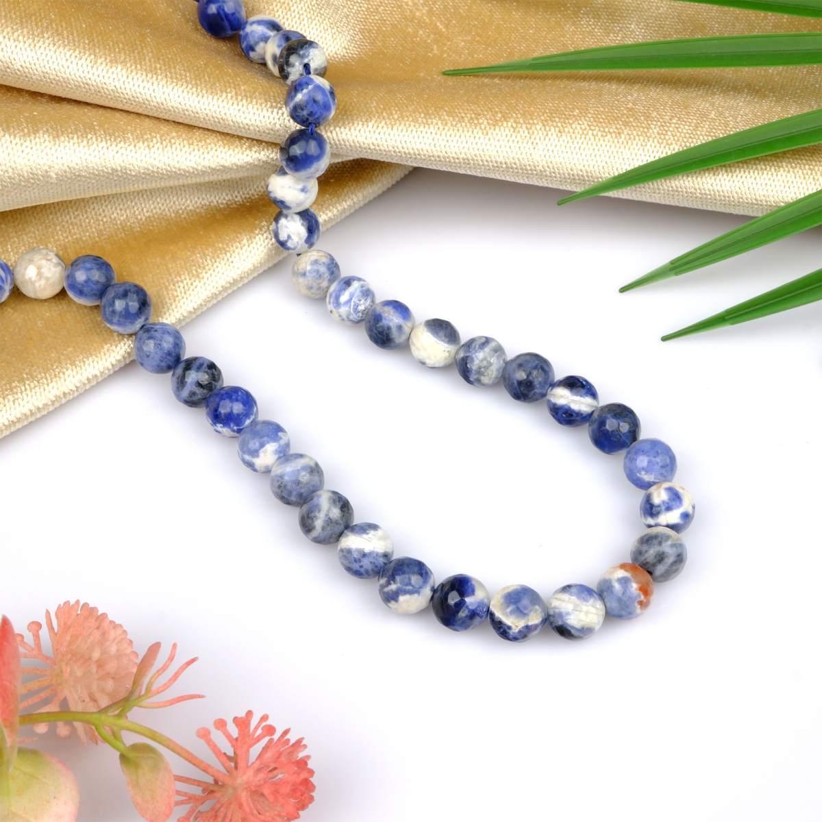 Kesimli Sodalit doğal taş dizi 10mm – mavi ve beyaz tonların büyüleyici kontrastıyla zihinsel açıklığı artıran, bileklik ve kolye yapımı için ideal toptan doğal taş dizi