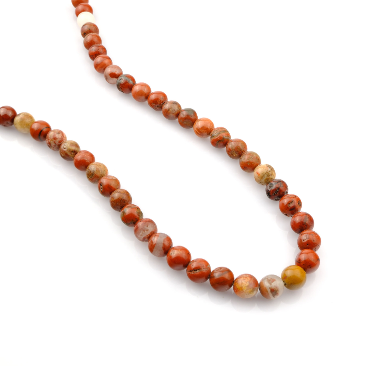 Kırmızı Jasper toptan doğal taş dizi 8mm – canlı kırmızı tonlarıyla güç, kararlılık ve enerji veren topraklayıcı doğal taş modeli.