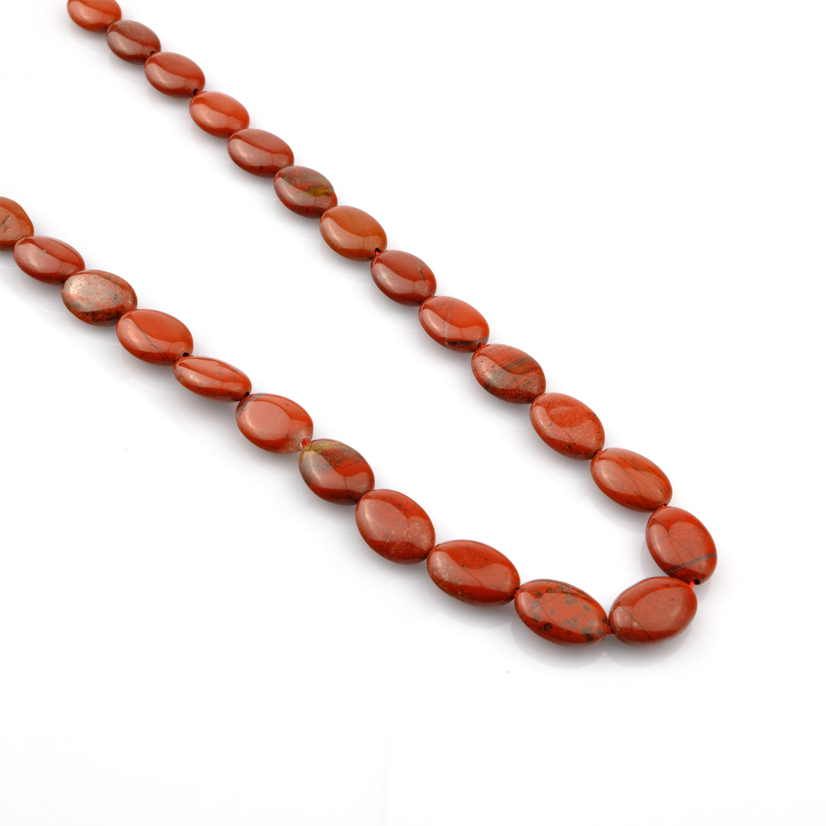 Kırmızı Jasper doğal taş dizi — toptan doğal taş dizi; canlı kırmızı tonlarıyla güç, kararlılık ve enerji dengeleyici etkiler sunan taş.