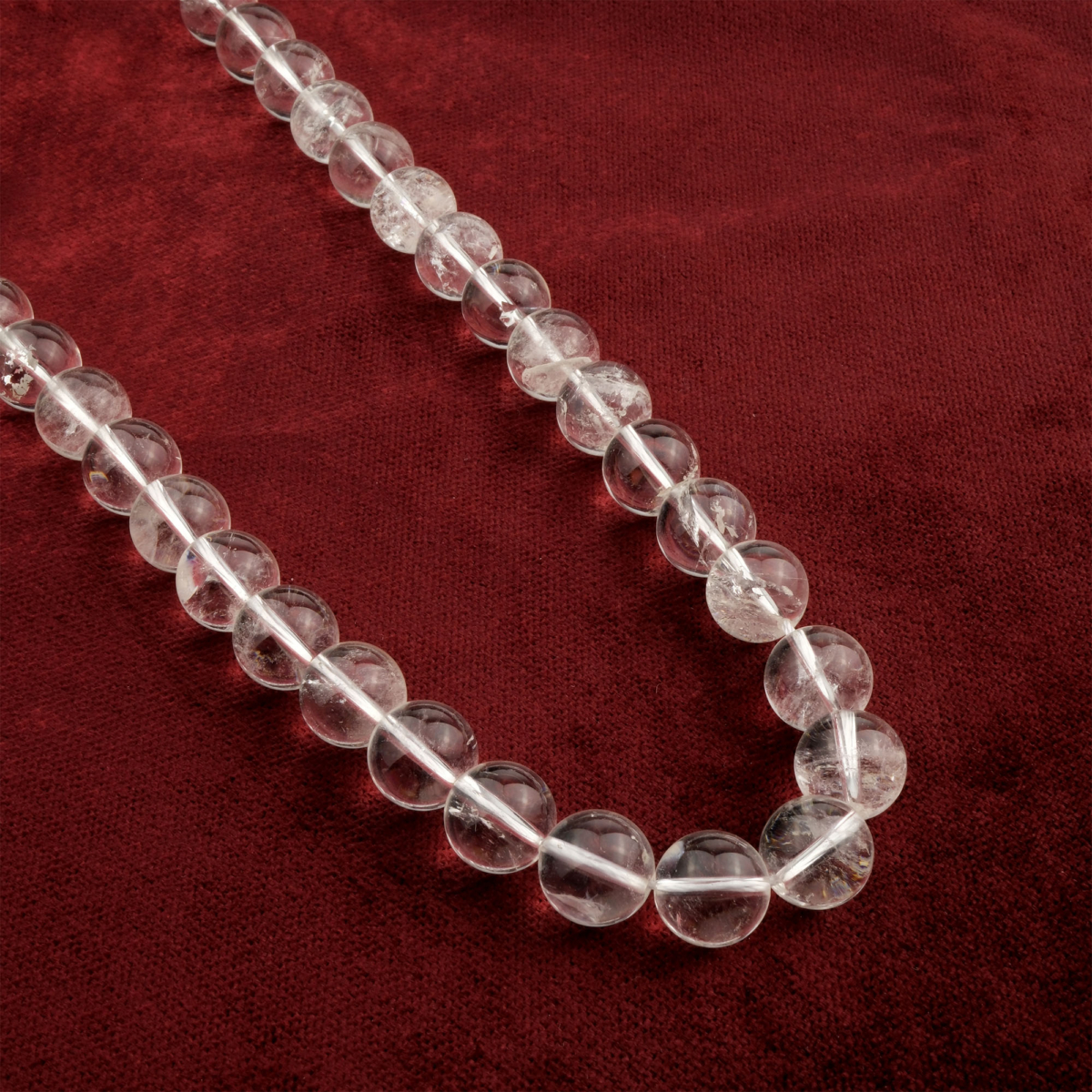 Kristal Kuvars doğal taş dizi 12mm – berrak ve parlak yapısıyla enerjiyi yükselten, arındırıcı ve dengeleyici özelliklere sahip toptan doğal taş dizi.