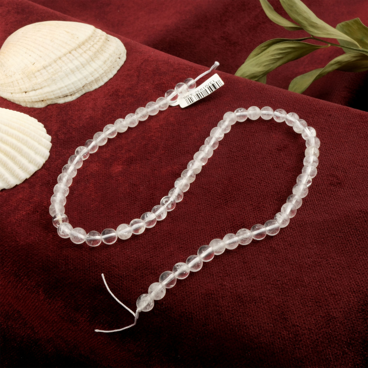 Kristal Kuvars doğal taş dizi 6mm — toptan doğal taş dizi; şeffaf parlak yapısıyla enerji çalışmalarında ve zarif takı tasarımlarında sıkça tercih edilir.