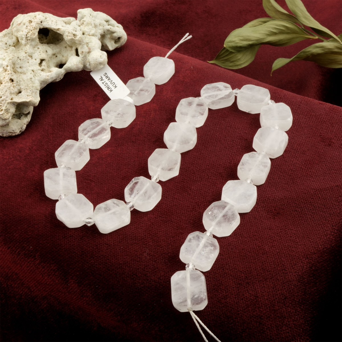 Kristal Kuvars doğal taş dizi — toptan doğal taş dizi; şeffaf parlak yapısıyla arındırıcı, dengeleyici ve enerji güçlendirici özellikleriyle bilinen taş.