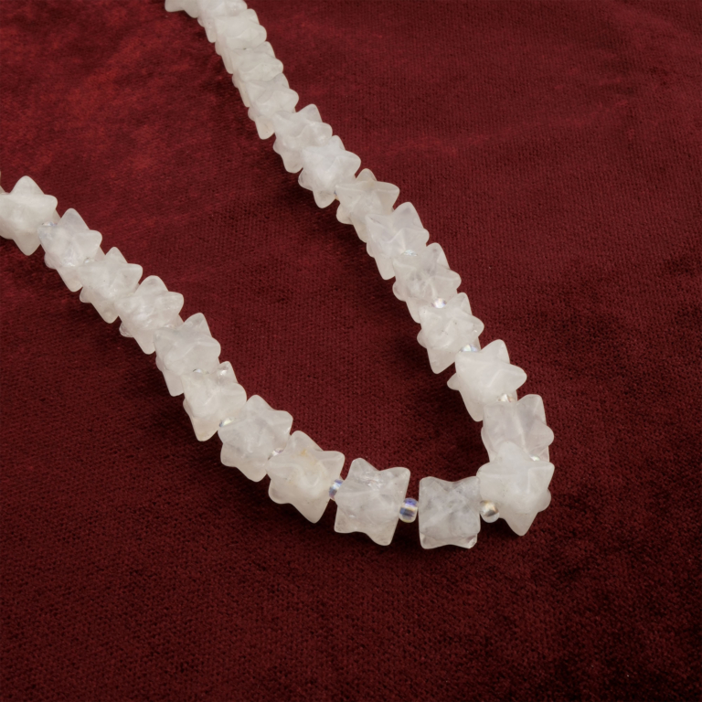 Kristal Kuvars doğal taş dizi — toptan doğal taş dizi; arındırıcı ve dengeleyici enerjisiyle takı ve enerji çalışmalarında en çok tercih edilen taş.