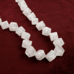 Küp Necef doğal taş dizi 12mm – kristal parlaklığıyla saf enerji, arınma ve berraklık sağlayan toptan doğal taş dizi