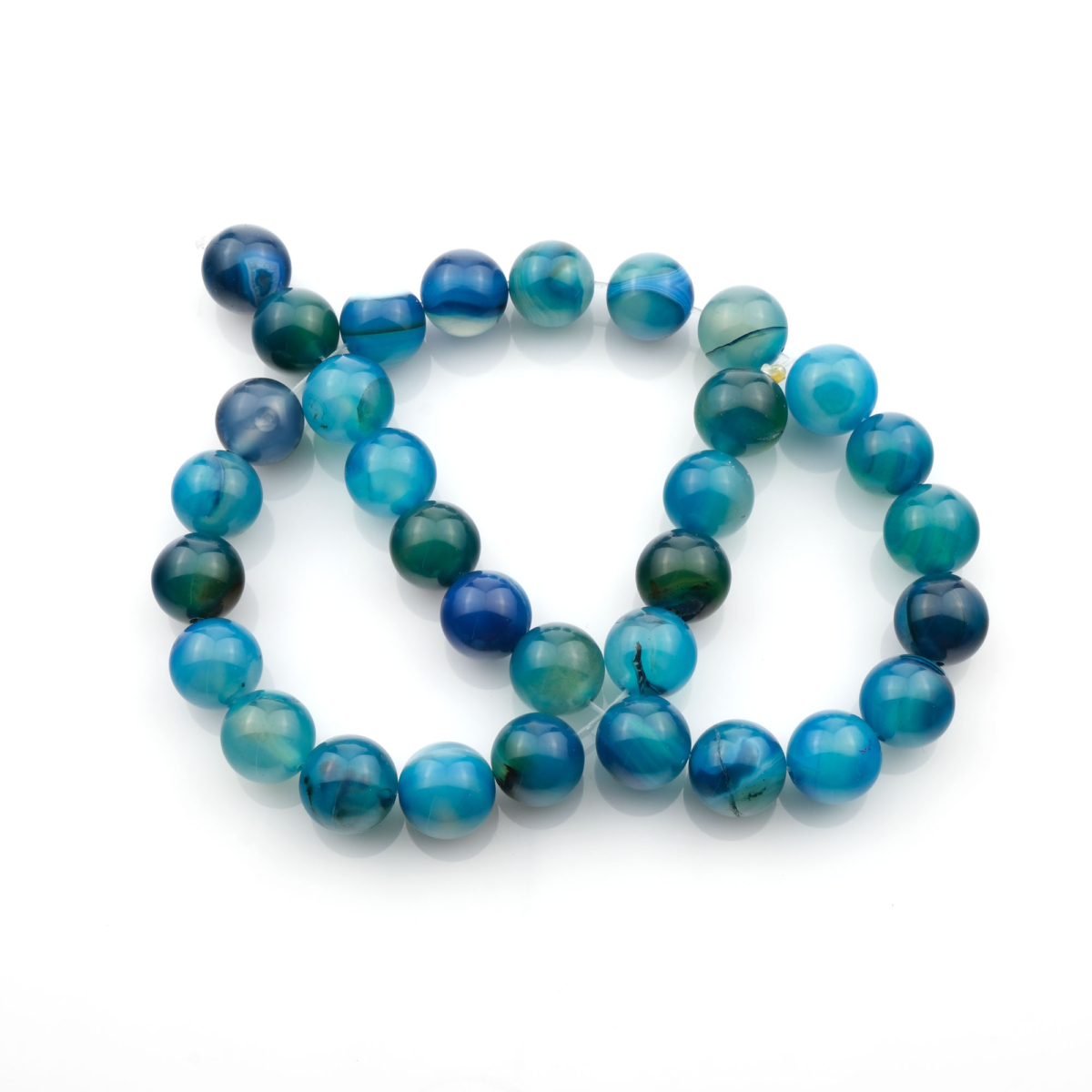 Madagaskar Akik doğal taş dizi 12mm – toprak tonlarıyla denge sağlayan, enerjiyi uyumlaştıran ve takı tasarımlarında zarif görünüm sunan toptan doğal taş dizi