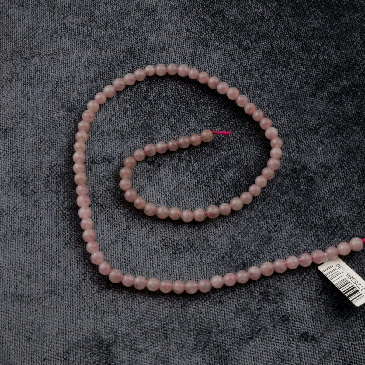 Madagaskar Pembe Kuvars doğal taş dizi 4mm – saf pembe tonlarıyla sevgi, şefkat ve duygusal denge enerjisi taşıyan toptan doğal taş dizi