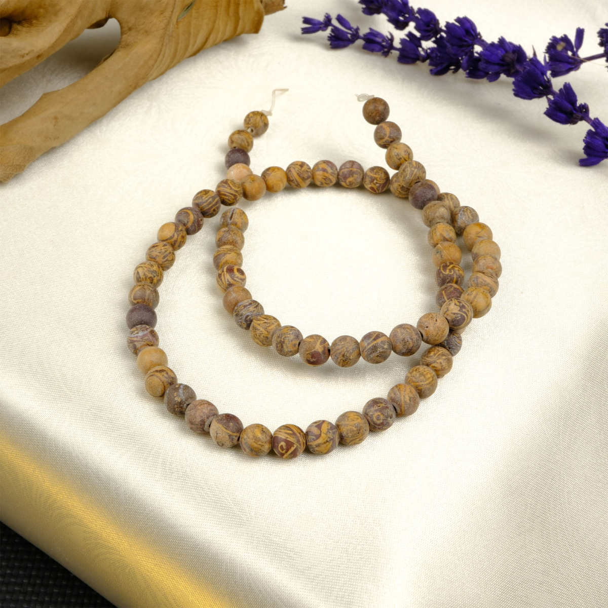 Mat Mariam Jasper doğal taş dizi 6mm – kahverengi ve bej tonlarıyla topraklama, denge ve ruhsal sakinlik sağlayan toptan doğal taş dizi