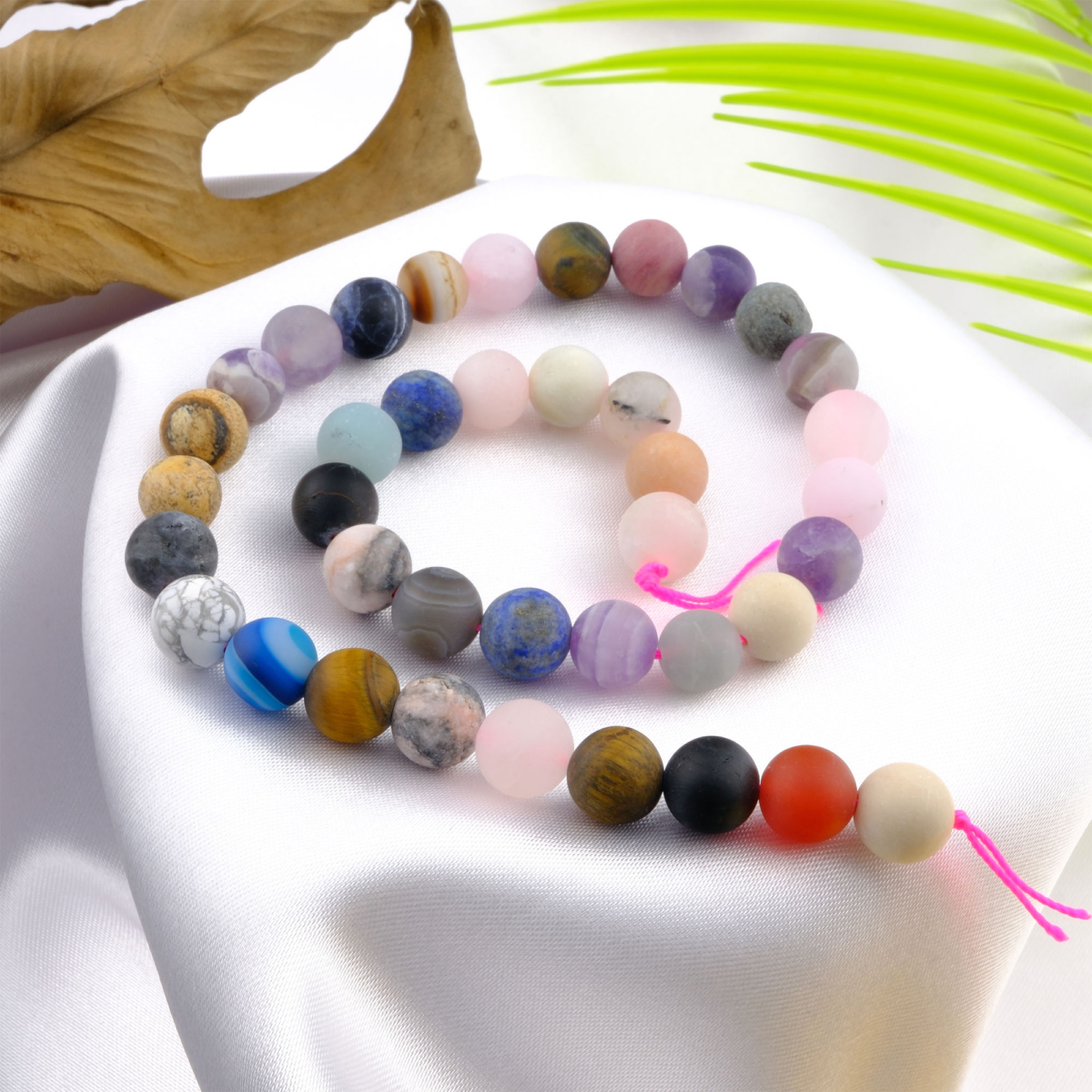 Mat Mix Doğaltaş dizi 10mm – farklı taşların enerjisini bir arada sunan, ruhsal denge ve uyum sağlayan toptan doğal taş dizi