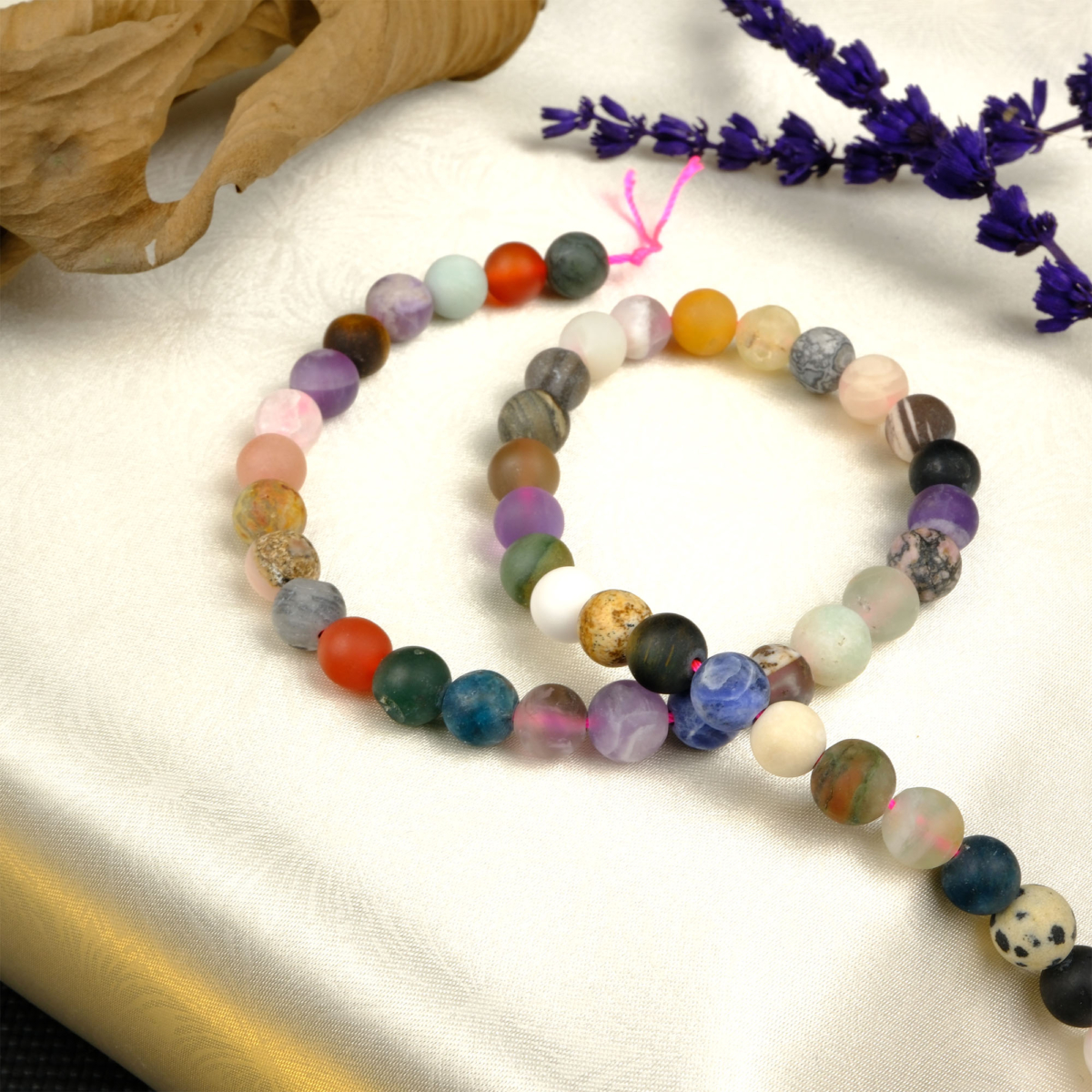 Mat Mix Doğaltaş dizi 8mm – farklı taşların enerjisini bir arada sunan, denge ve huzur sağlayan toptan doğal taş dizi