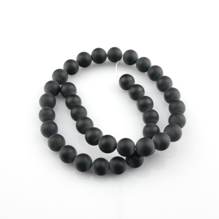 Mat Oniks doğal taş dizi 10mm – siyahın mat tonlarıyla koruma, odaklanma ve içsel güç sağlayan sade ama güçlü enerjiye sahip toptan doğal taş dizi