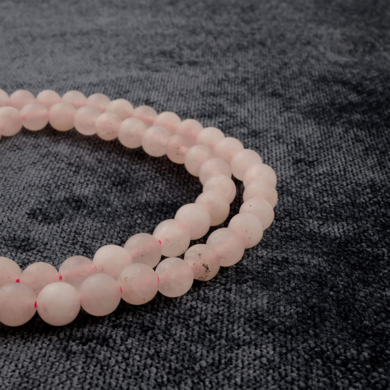 Mat Pembe Kuvars doğal taş dizi 6mm – yumuşak pembe tonlarıyla sevgi, huzur ve duygusal denge enerjisi taşıyan toptan doğal taş dizi