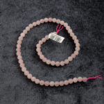 Mat Pembe Kuvars doğal taş dizi 6mm – yumuşak pembe tonlarıyla sevgi, huzur ve duygusal denge enerjisi taşıyan toptan doğal taş dizi