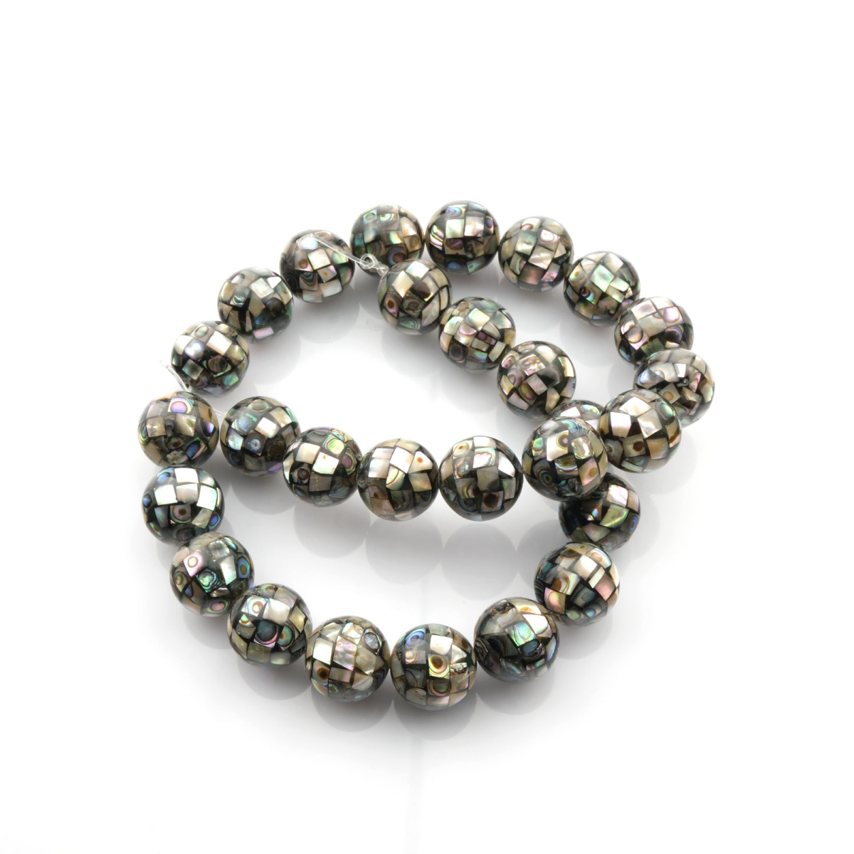 Okyanus Sedef doğal taş dizi – deniz kabuğunun zarafetini ve huzur enerjisini yansıtan, takı tasarımlarına ışıltı katan toptan doğal taş dizi