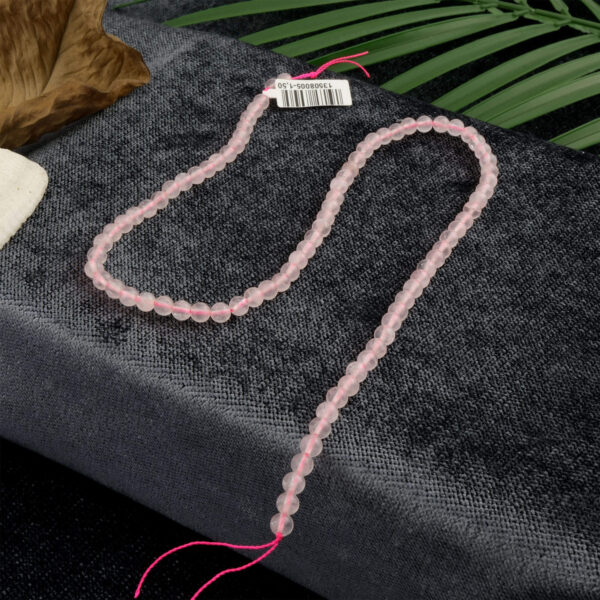 Pembe Kuvars doğal taş dizi 4mm – sevgi, huzur ve şefkat enerjisini temsil eden kalp çakrası taşı, toptan doğal taş dizi.