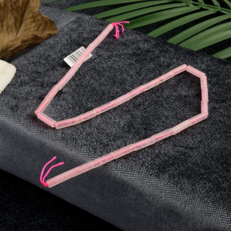 Pembe Kuvars doğal taş dizi — toptan doğal taş dizi; yumuşak pembe tonlarıyla sevgi, huzur ve kalp çakrası enerjisini güçlendiren taş.