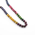 Renkli Kaplangözü 2 doğal taş dizi 8mm – mavi, altın ve kırmızı tonlarıyla kararlılık, cesaret ve içsel denge enerjisi sunan toptan doğal taş dizi