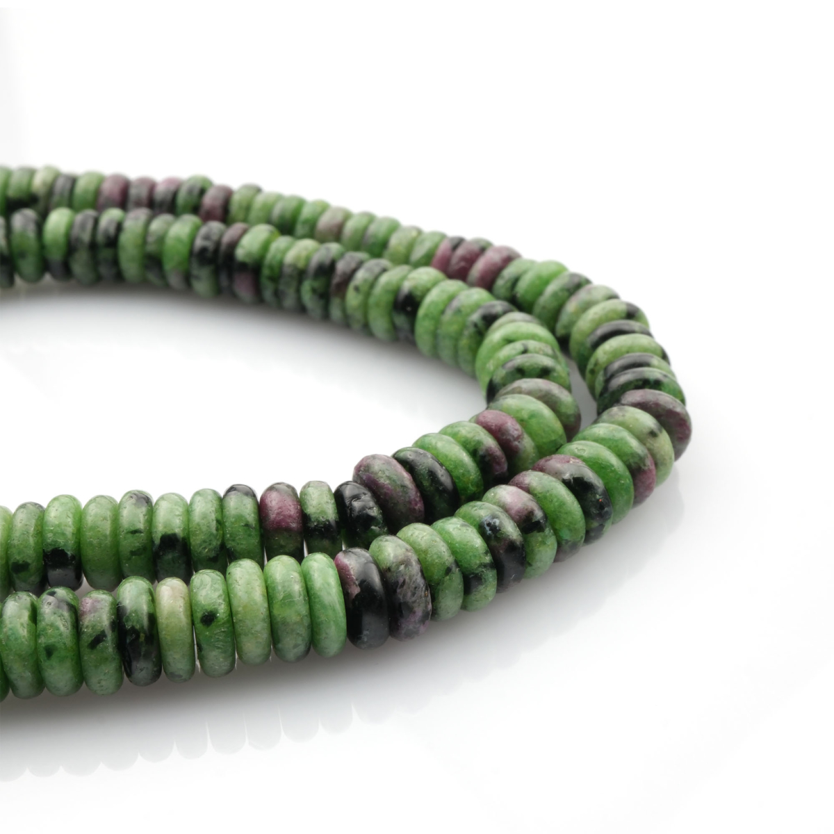 Rondel kesim Anyolit doğal taş dizi 6-2mm – yeşil ve kırmızı tonlarıyla canlılık, dönüşüm ve şifa enerjisi yayan toptan doğal taş dizi