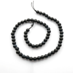 Siyah Kaplan Gözü doğal taş dizi 6mm – siyahın asaletiyle koruma, denge ve zihinsel güç enerjisi sağlayan toptan doğal taş dizi.