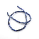 Sodalit doğal taş dizi — toptan doğal taş dizi; lacivert ve beyaz tonlarıyla sezgi, bilgelik ve zihinsel denge enerjisi taşıyan taş.