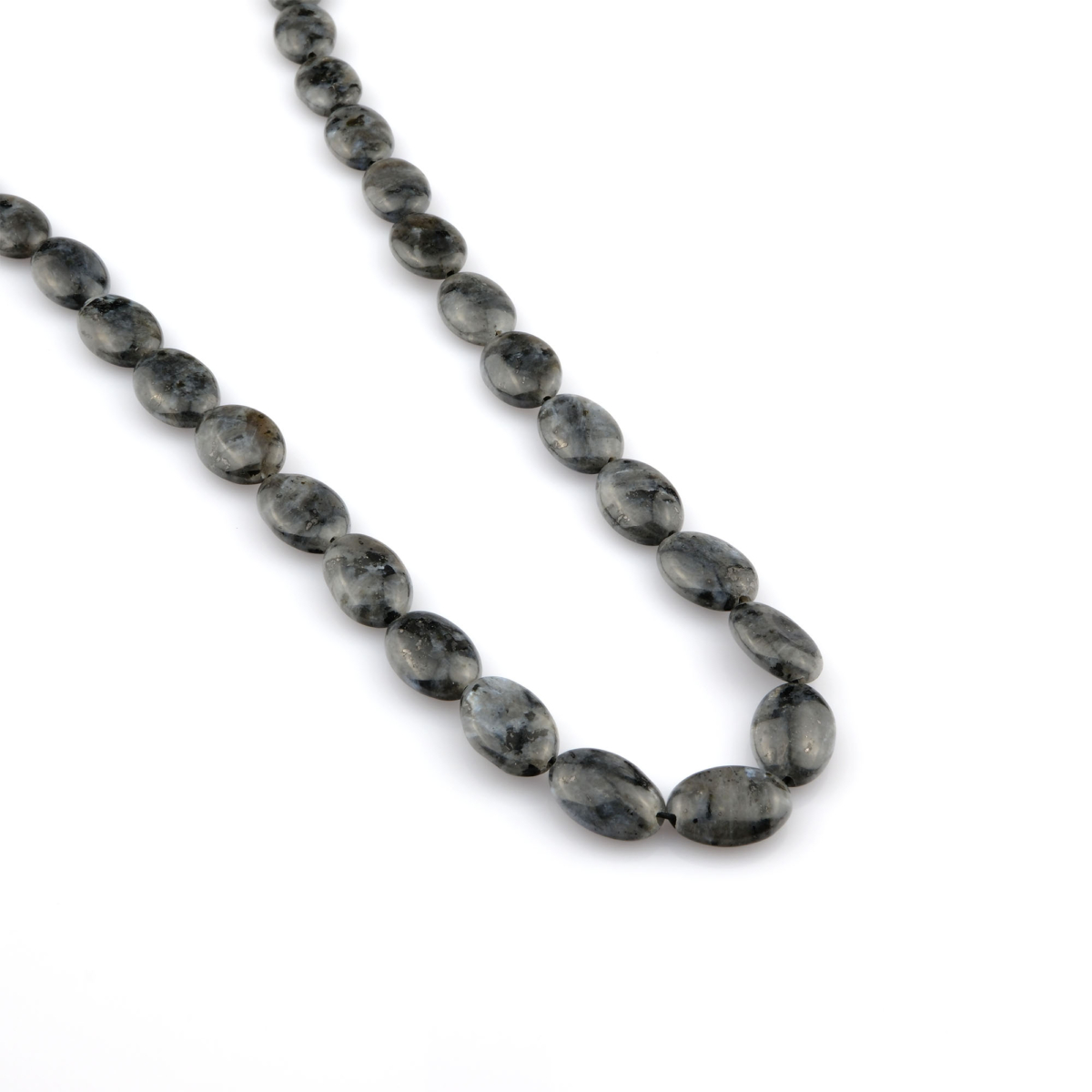 Spektrolit doğal taş dizi — toptan doğal taş dizi; ışığa göre değişen renk oyunlarıyla koruma, sezgi ve ruhsal farkındalık sağlayan taş.