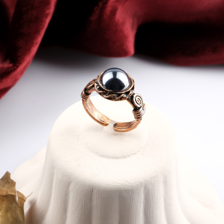 Terahertz doğal taş yüzük – modern enerjisiyle zihinsel canlılık ve odaklanma sağlar Bakır terahertz yüzük – metalik gri parlaklığıyla zarif ve güçlü görünüm Terahertz yüzük – enerji frekansını dengeleyen şık doğal taş takı Toptan doğal taş yüzük – teknoloji ve doğanın birleştiği modern tasarım