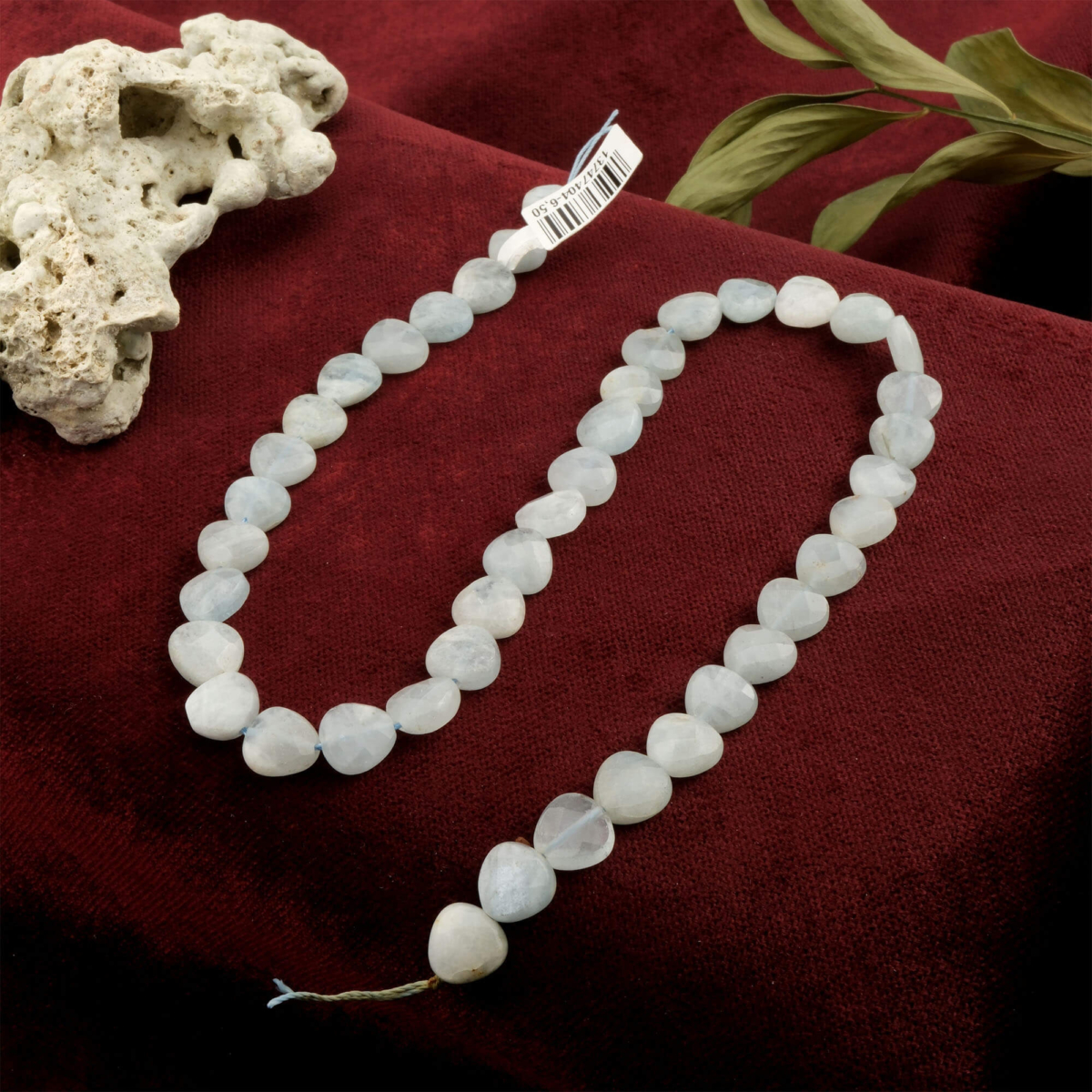 Üçgen kesim Karma Akuamarin doğal taş dizi – huzur, iletişim ve berraklık enerjisini güçlendiren toptan doğal taş dizi