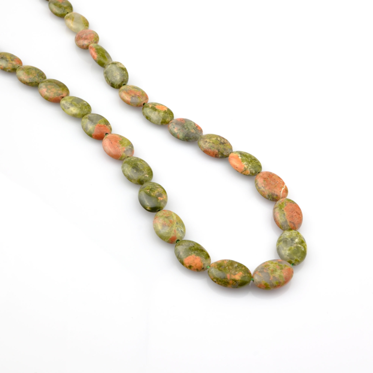 Unakit doğal taş dizi — toptan doğal taş dizi; yeşil ve pembe tonlarıyla denge, şifa ve ruhsal uyum enerjisi sağlayan taş.