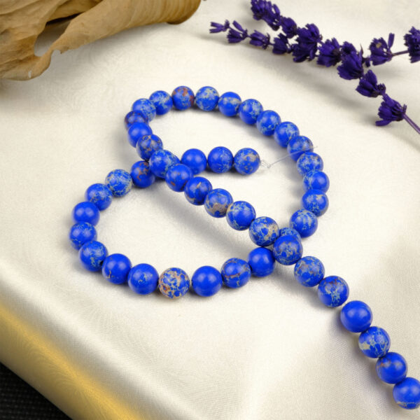 Varisit doğal taş dizi 8mm – açık yeşil tonlarıyla huzur, şifa ve içsel dinginlik sağlayan toptan doğal taş dizi.