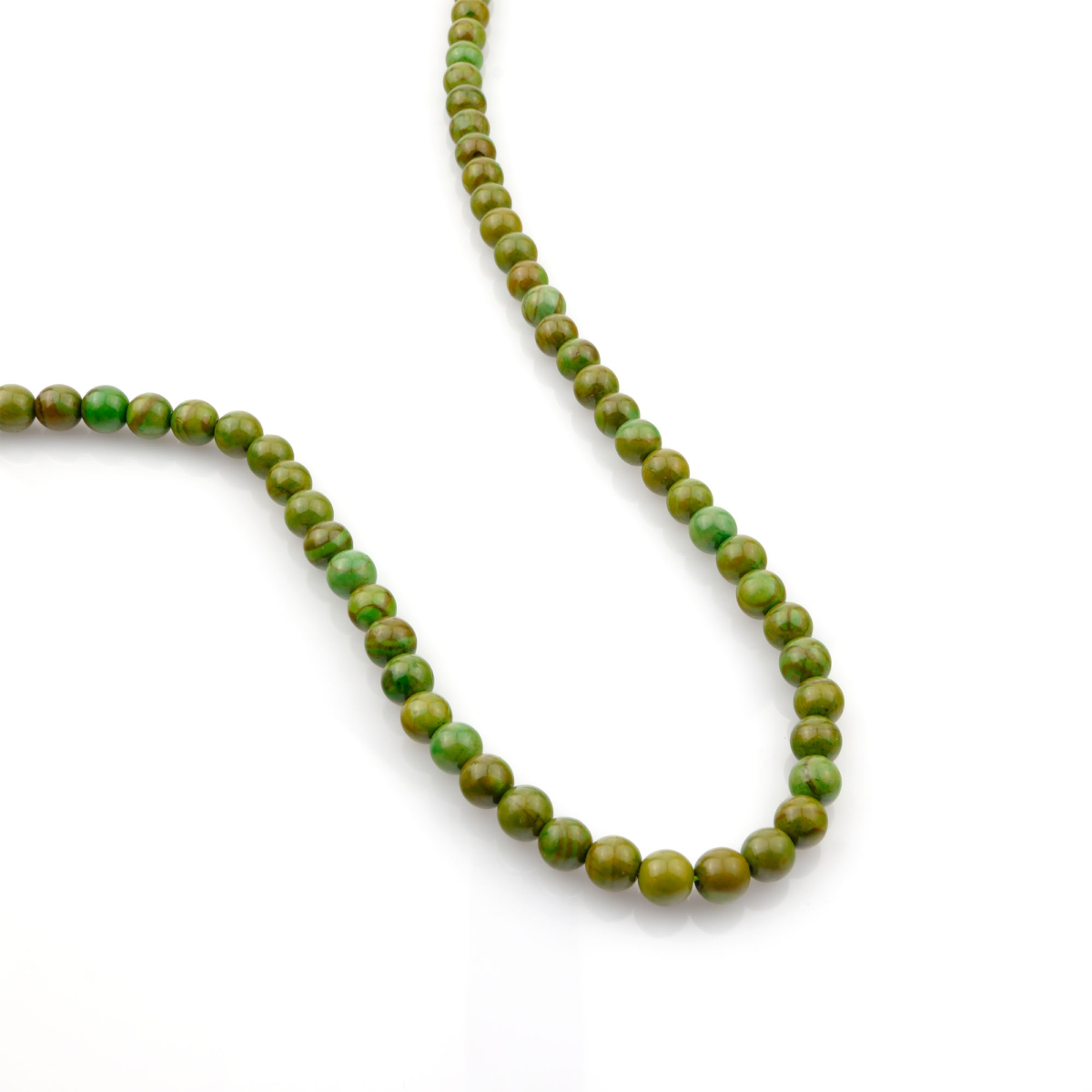 Yeşil Jasper doğal taş dizi 6mm – doğanın huzurunu yansıtan tonlarıyla denge, şifa ve içsel dinginlik sağlayan toptan doğal taş dizi.