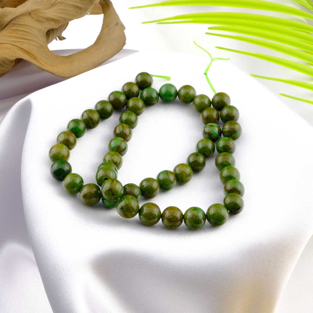 Yeşil Odun Jasper doğal taş dizi — toptan doğal taş dizi; yeşil ve kahverengi tonlarıyla doğanın sakinliğini, istikrarı ve köklenme enerjisini yansıtan taş.