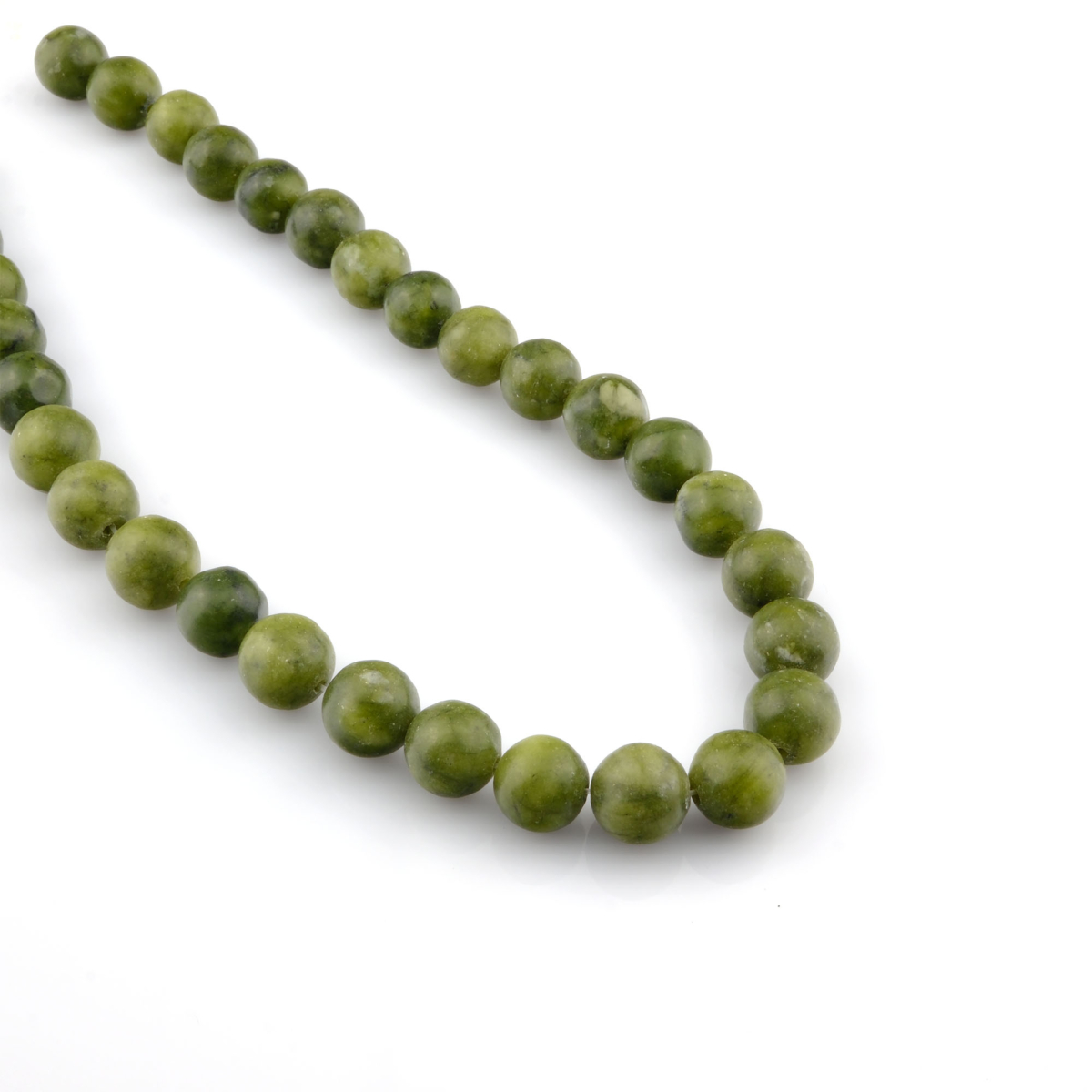 Yeşim toptan doğal taş dizi 12mm – yeşil tonlarıyla huzur, bolluk ve denge enerjisi yayan doğal taş modeli.