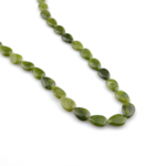 Yeşim doğal taş dizi — toptan doğal taş dizi; huzur, bereket ve denge enerjisiyle takı tasarımlarına zarafet katar.