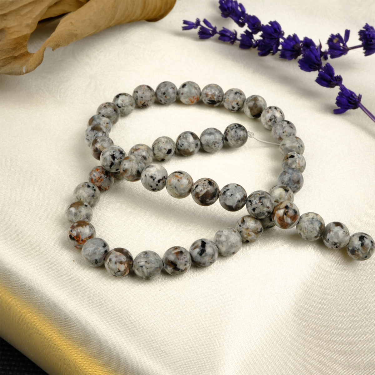 Yooperlite doğal taş dizi 8mm – özgüven, farkındalık ve negatif enerjiden korunma enerjisini destekleyen toptan doğal taş dizi