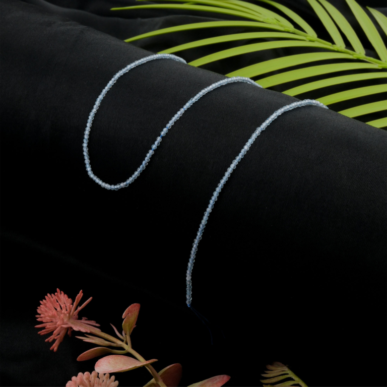 toptan doğal taş dizi akuamarin, 2mm faset kesimli yapısıyla açık mavi ve deniz tonlarında ferah bir ışıltı sunan, profesyonel takı üretimi için ideal doğal taş dizi