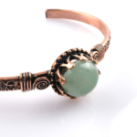 toptan doğal taş bileklik aventurin taşı bakır bileklik, yeşil aventurin taşının şans ve bereket enerjisi ile bakırın güçlü iletken yapısını bir araya getiren özel tasarım takı