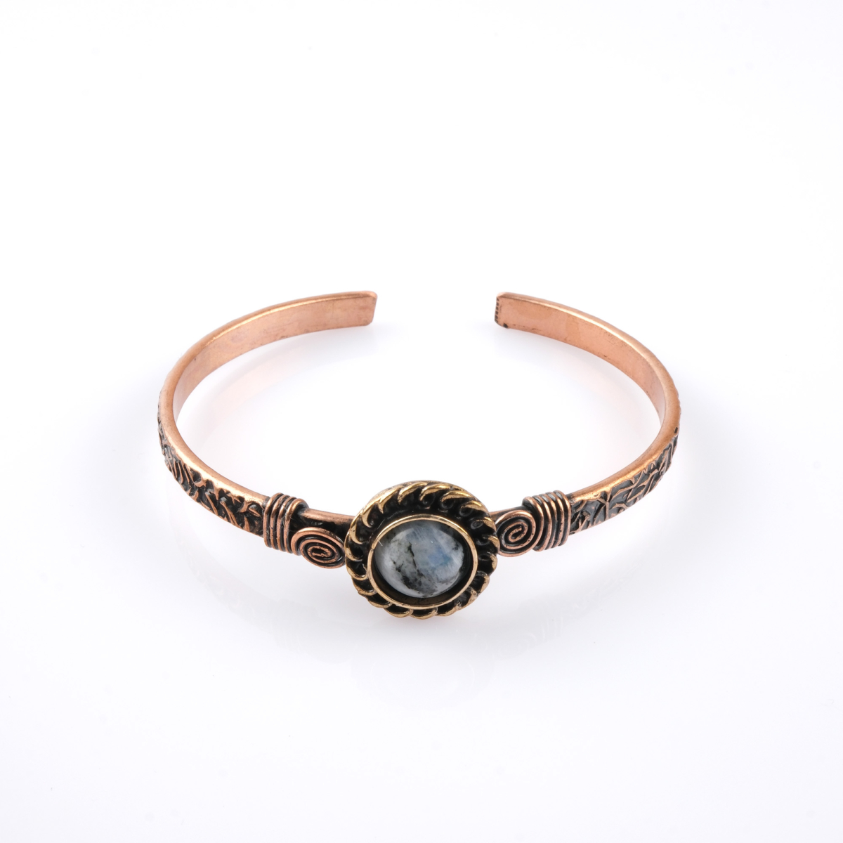 Ay taşı bakır bileklik – sezgi, denge ve bakırın iletken enerjisi