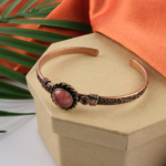 Gül kuvars bakır bileklik – kalp çakrası uyumu ve zarif tasarım