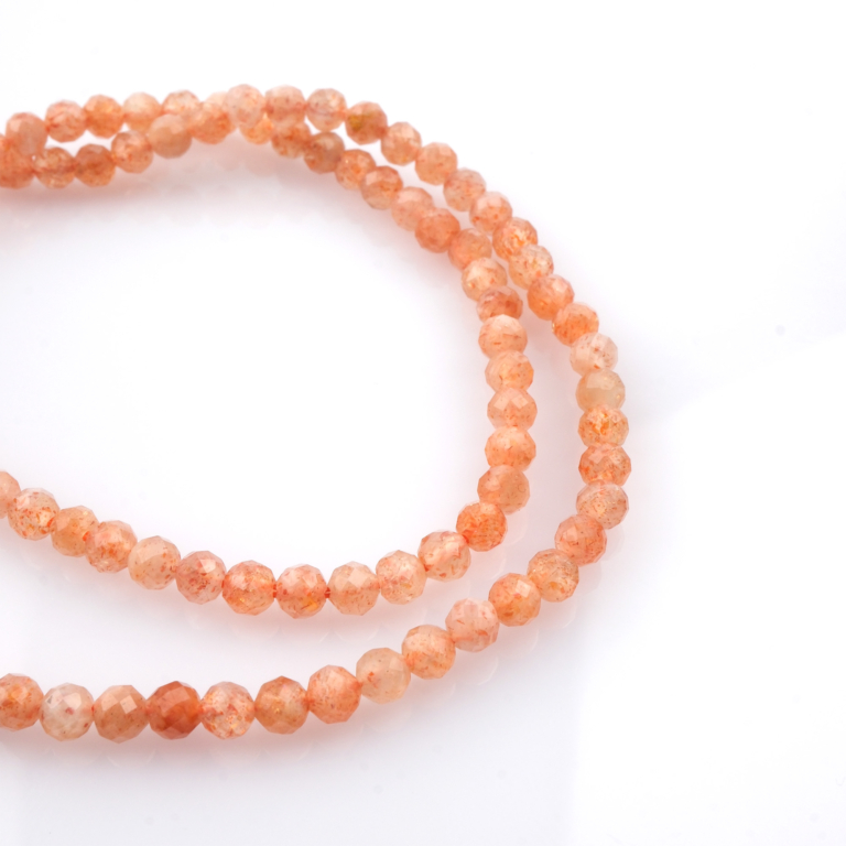 toptan doğal taş dizi güneş taşı, 3mm faset kesimli yapısıyla sıcak bakır ve turuncu ışıltılar sunan, profesyonel takı üretimi için ideal doğal taş dizi