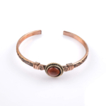 toptan doğal taş bileklik jasper taşı bakır bileklik, jasper taşının topraklayıcı ve koruyucu enerjisi ile bakırın güçlü iletken yapısını bir araya getiren dayanıklı ve karakterli tasarım takı