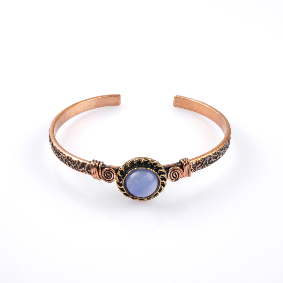 Kalsedon taşı bakır bileklik – sakinlik ve iletişim enerjisiyle dengeli şıklık