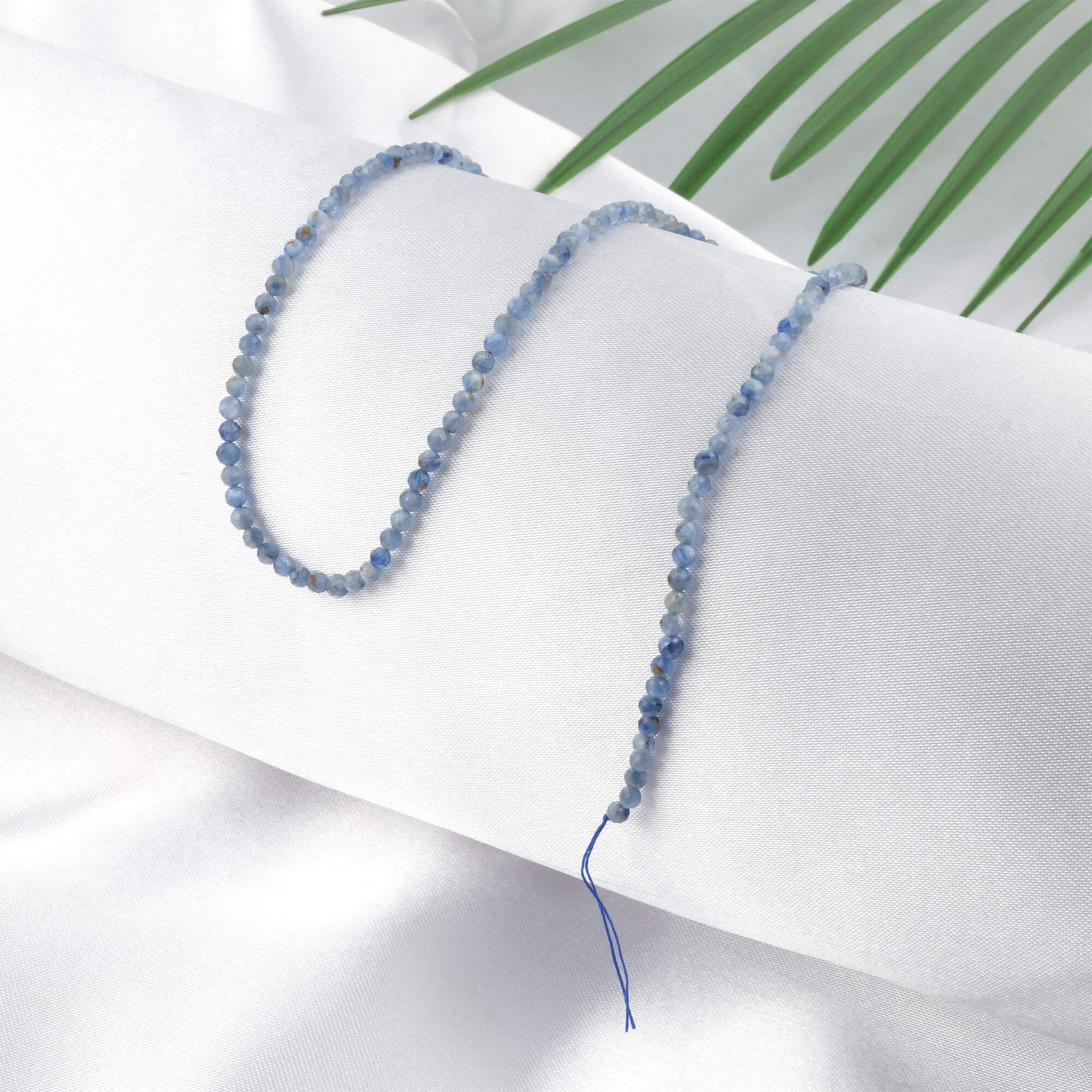 toptan doğal taş dizi kyanit, 3mm faset kesimli yapısıyla mavi tonların kristal berraklığını sunan, profesyonel takı üretimi için ideal doğal taş dizi