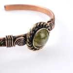 Toptan prehnit bakır bileklik – zarif tasarım, doğal taş gücü, uniseks