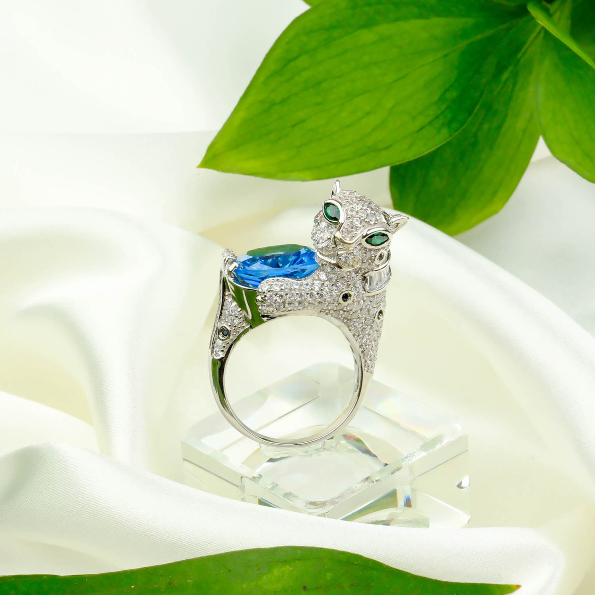 Swiss Blue Topaz Doğal Taş Jaguar (Pars) Tasarımlı Gümüş Bayan Yüzük
