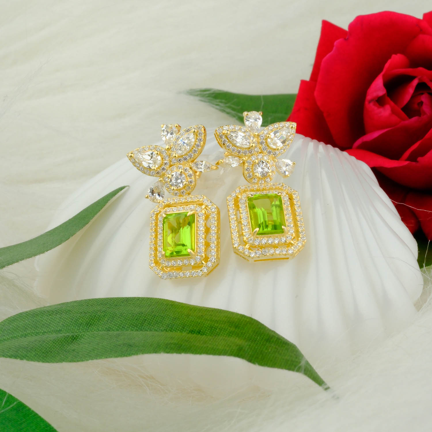 Ozel-Tasarim-Zebercet-Tasi-gumus-gold-kupe-4-0.jpg Özel Zebercet (Peridot) Doğal Taş Gümüş Gold Küpe - Görsel 1